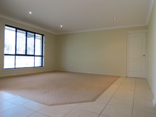 39 Park Avenue, EMERALD, QLD 4720