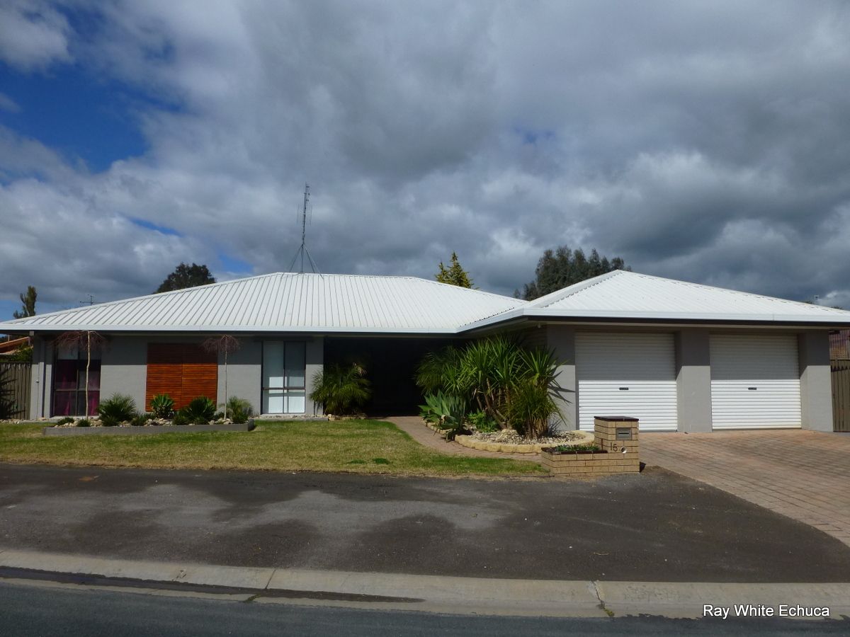 15 Pevensey Place, ECHUCA VIC 3564
