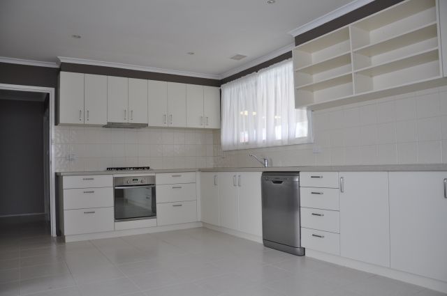 21 Tunbridge Crescent, LALOR, VIC 3075