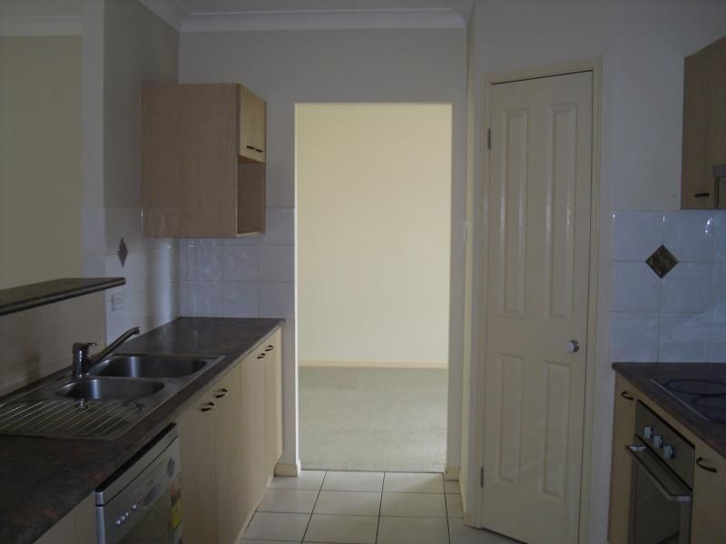 16 Hillend Avenue, HILLCREST, QLD 4118