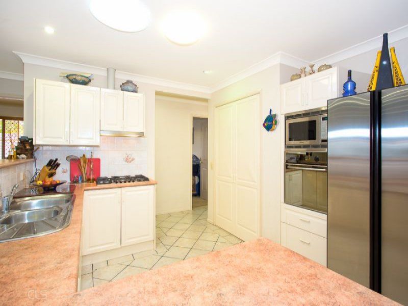 37 Schooner Court, BANKSIA BEACH, QLD 4507