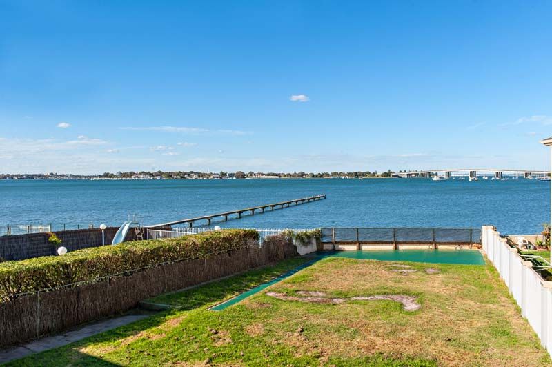 5 Holts Point Place, SYLVANIA NSW 2224