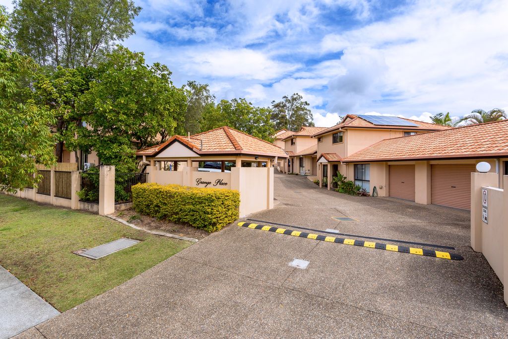 39 Pine Valley Drive, ROBINA QLD 4226
