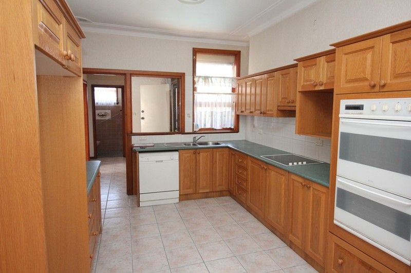 4 Wayman Place, MERRYLANDS, NSW 2160