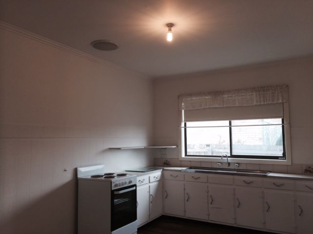 94 the Boulevard, THOMASTOWN, VIC 3074