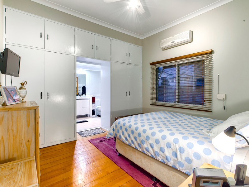 49 Longlands Street, EAST BRISBANE, QLD 4169
