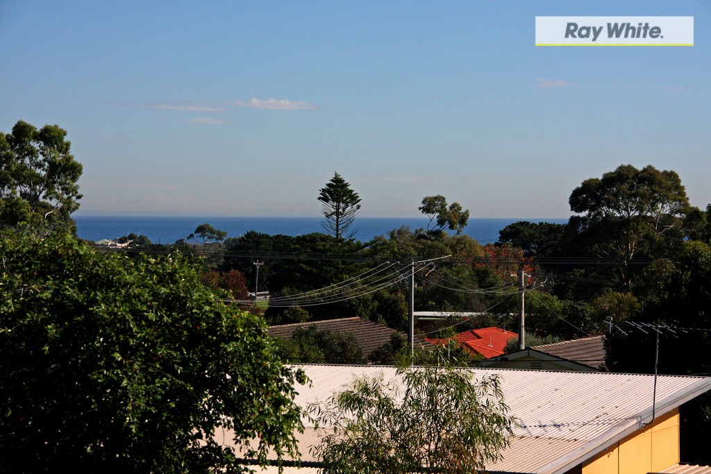 8 Cosmos Street, DROMANA, VIC 3936