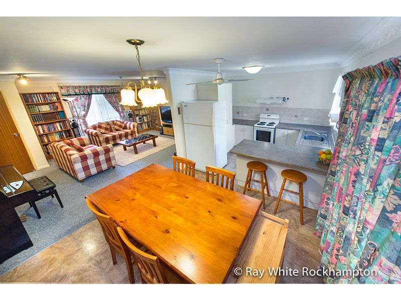 4 Bloomfield Street, KAWANA, QLD 4701