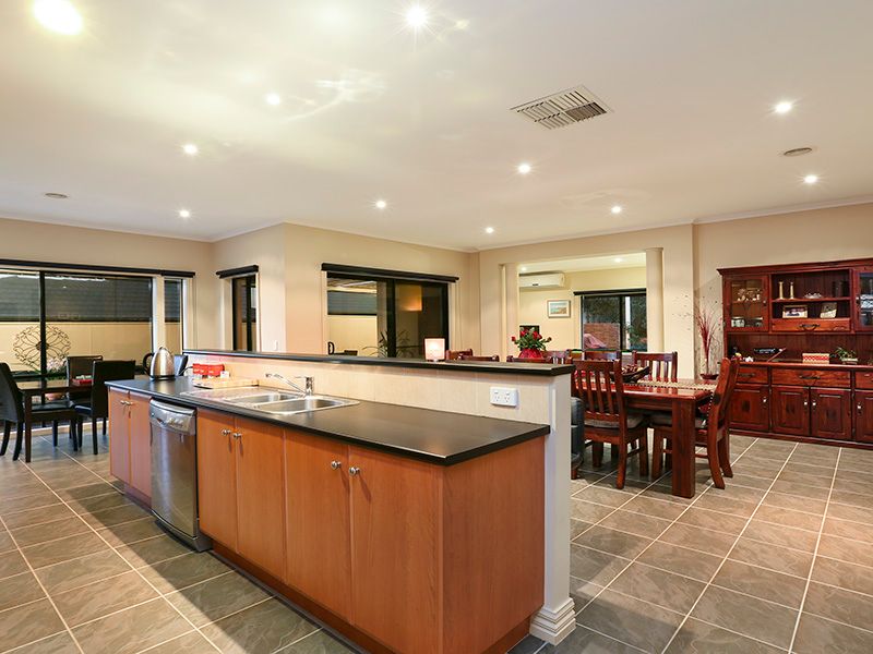 19 Pethajohn Parade, GROVEDALE, VIC 3216