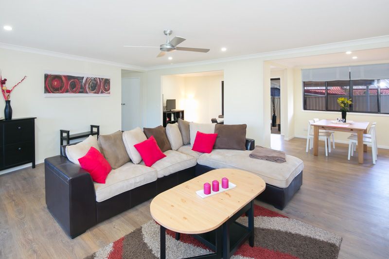 1 Picola Place, HELENSVALE, QLD 4212