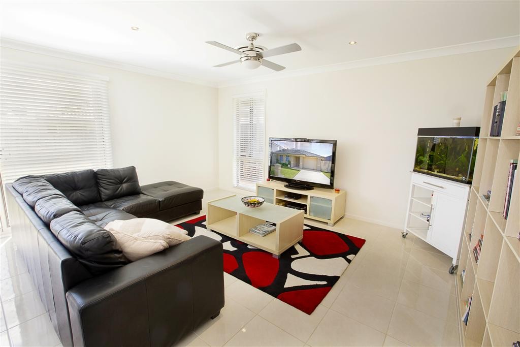 23 Sunrise Terrace, GLENMORE PARK, NSW 2745