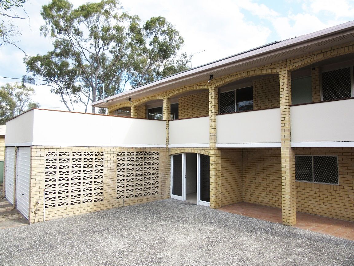 15 Algona Street, HOLLAND PARK WEST, QLD 4121