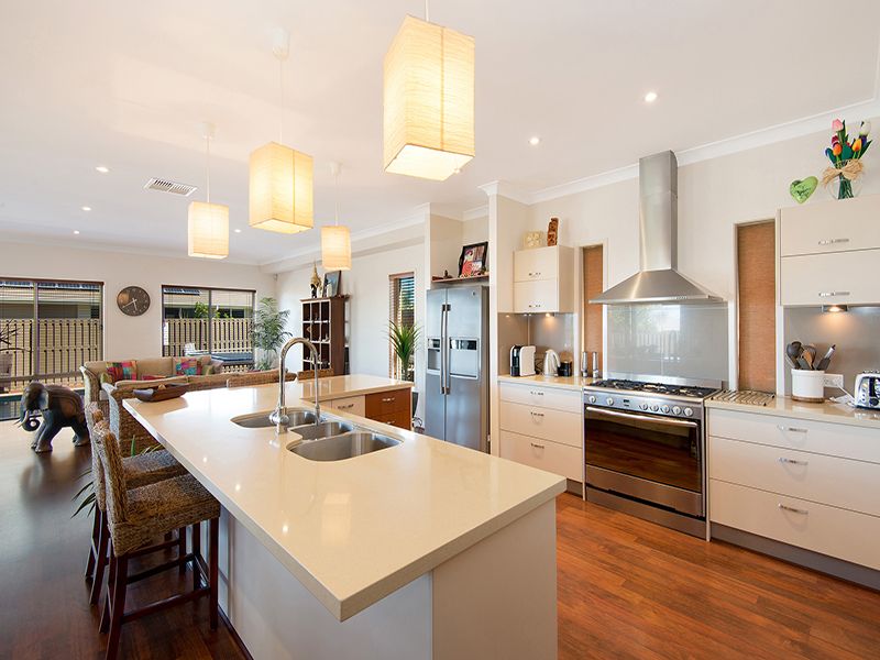 1 Ballesteros Street, NORTH LAKES, QLD 4509
