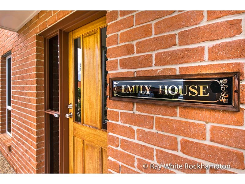 8 Emily Court, NORMAN GARDENS, QLD 4701
