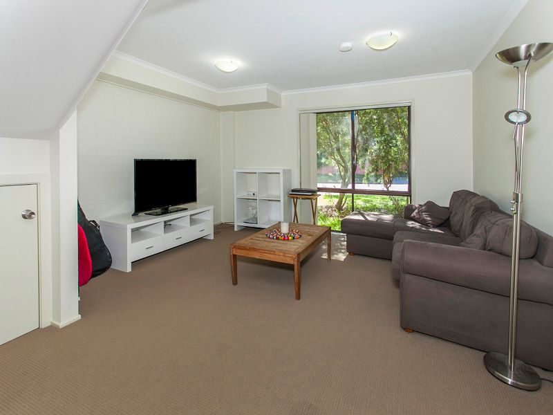 2/33 Tarrant Avenue, KIAMA DOWNS, NSW 2533