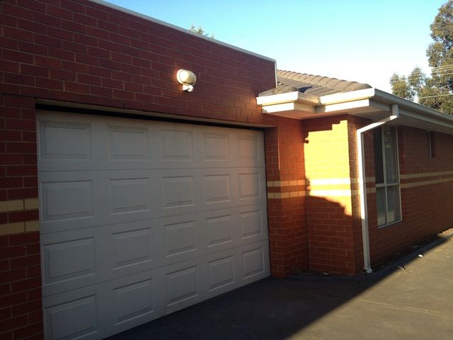 1/11 Leonard Avenue, GLENROY, VIC 3046
