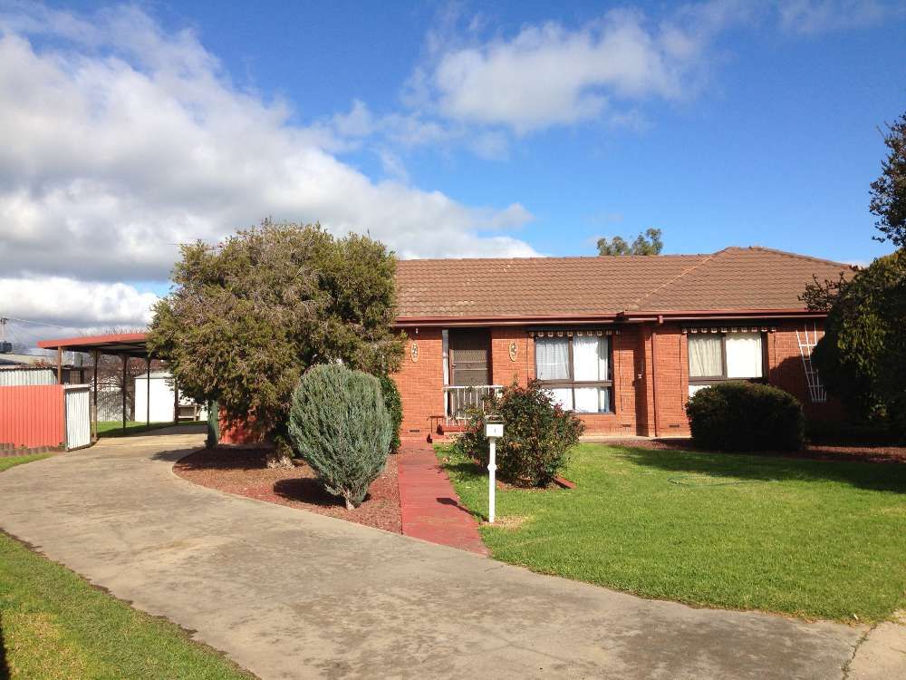 1 Mac Trebley Place, CULCAIRN NSW 2660