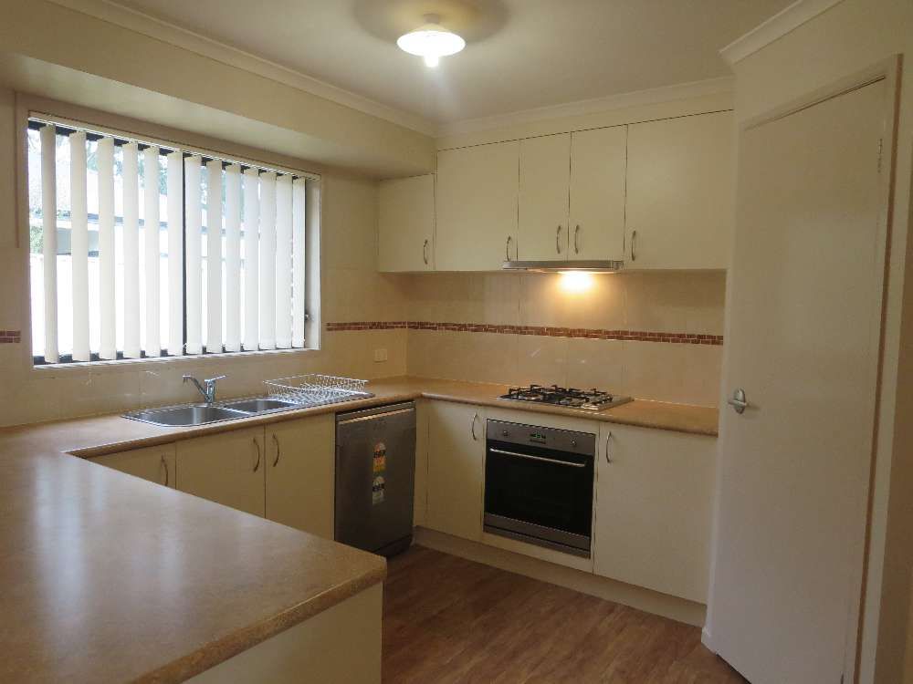 1 St Levans Place, LAVINGTON, NSW 2641