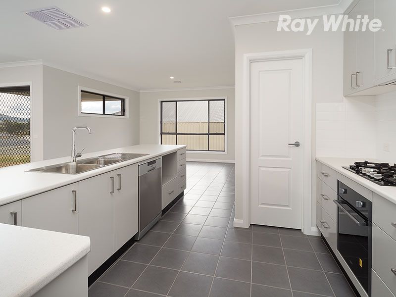 33 Forest Drive, THURGOONA, NSW 2640