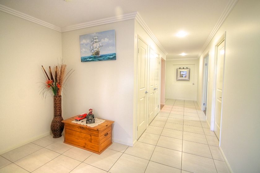 25 Piccadilly Court, DEEBING HEIGHTS, QLD 4306