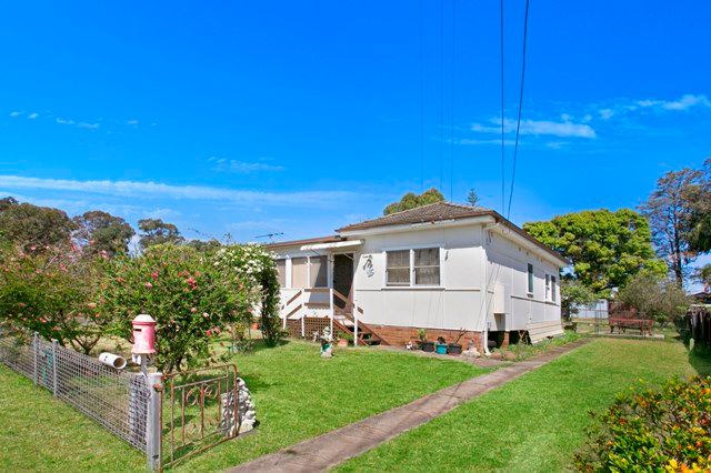 2 Moir Street, SMITHFIELD NSW 2164