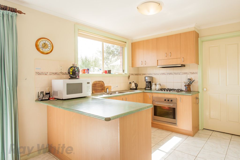 2 / 40 Station Road, MELTON SOUTH, VIC 3338