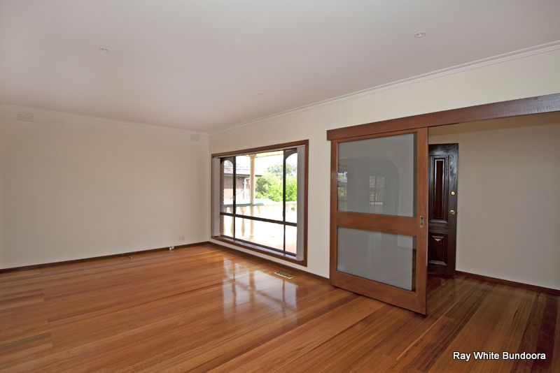 27 Hermitage Crescent, BUNDOORA, VIC 3083