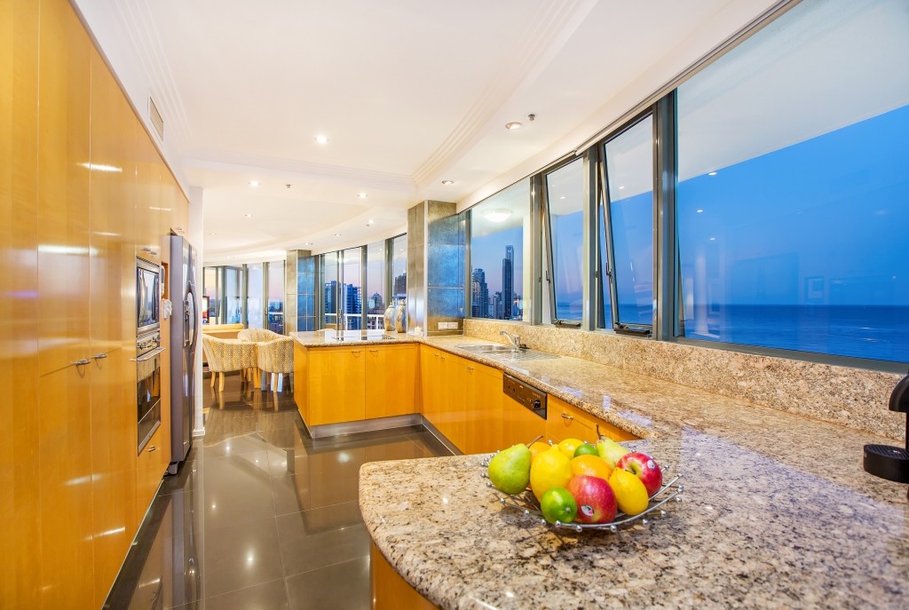 Sub-Penthouse 2503 'Beaches' 13 Garfield Terrace, SURFERS PARADISE, QLD 4217