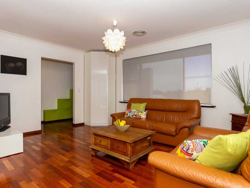 7 Lewis Court, PADBURY, WA 6025