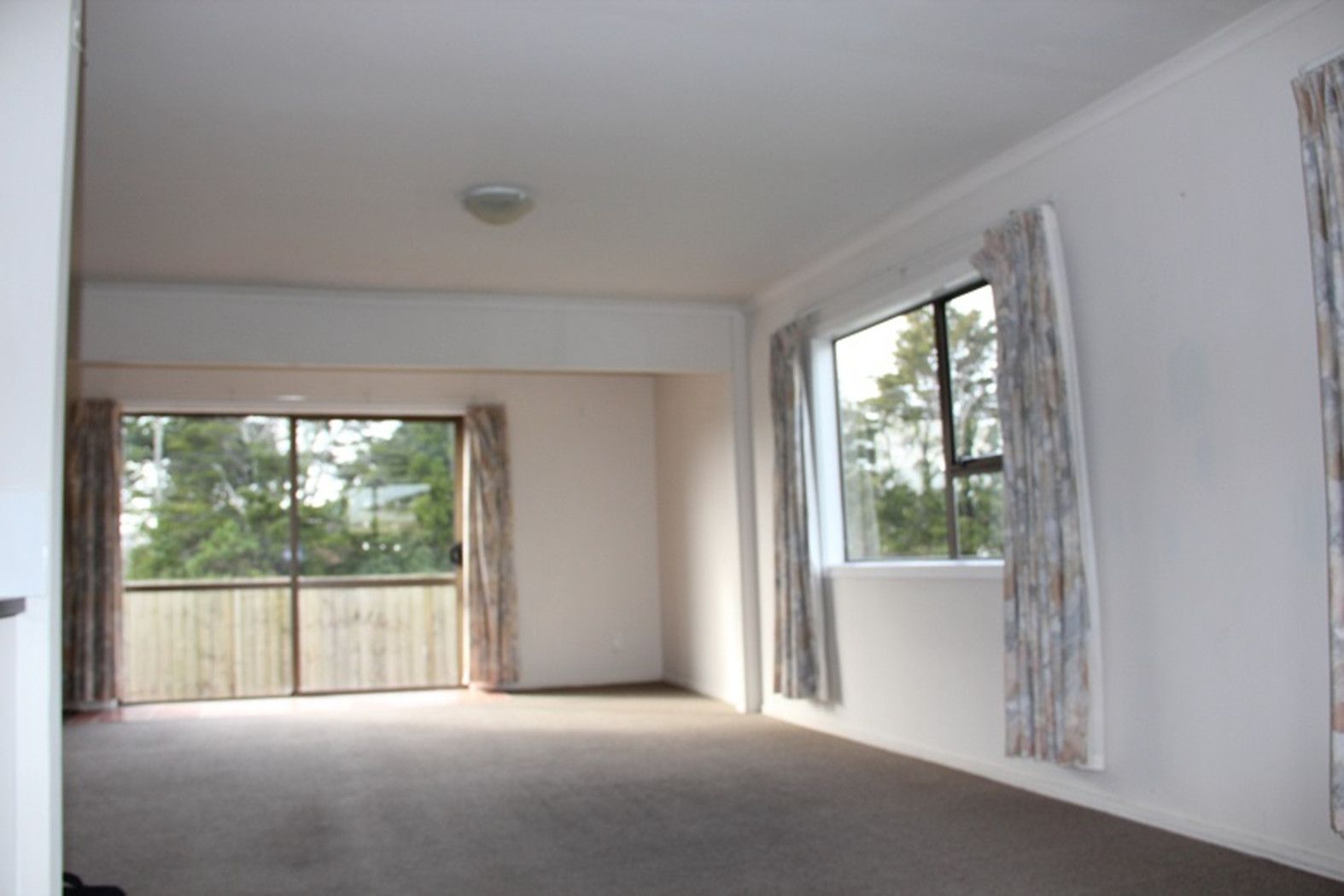 2A View Road, GLENFIELD, North Shore City