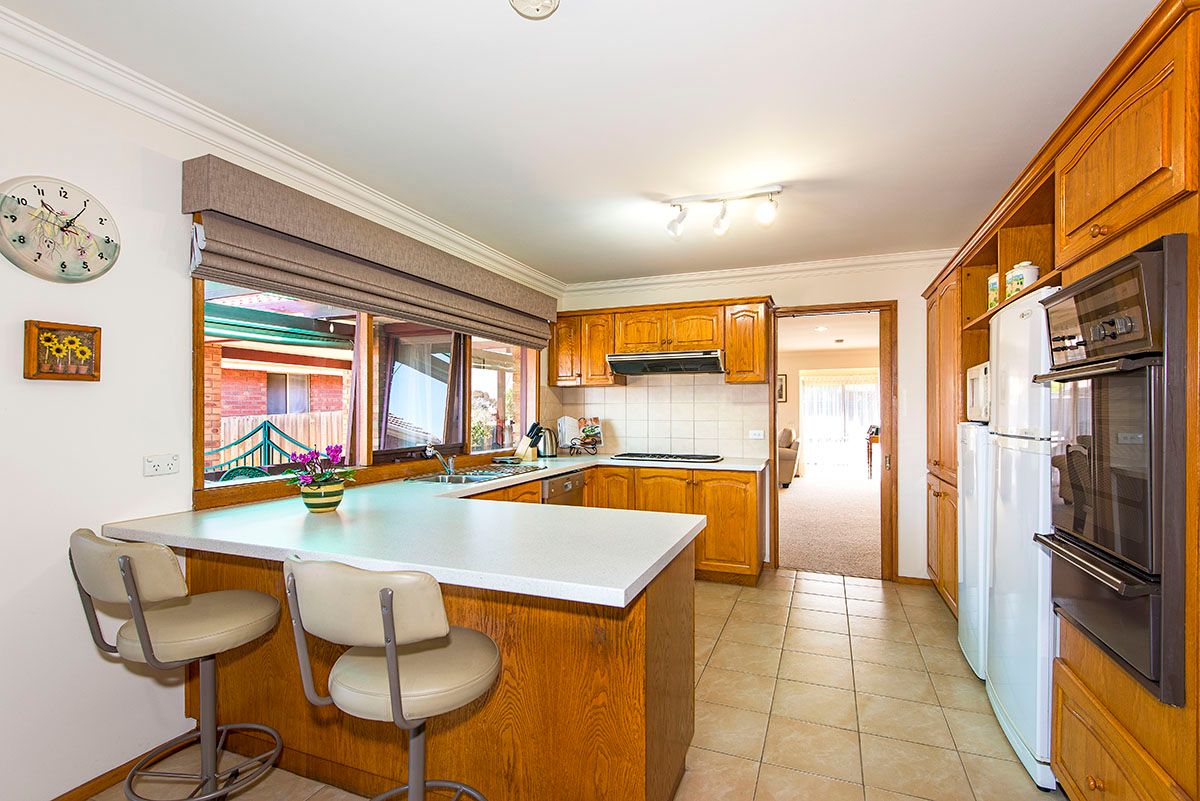1 Manuka Court, MILL PARK, VIC 3082