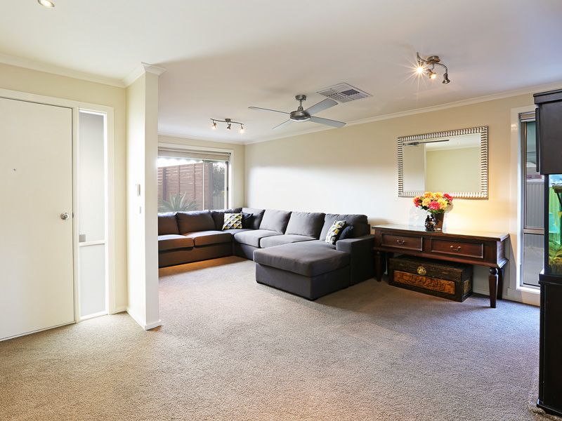 10 Karlovac Court, BELL PARK, VIC 3215