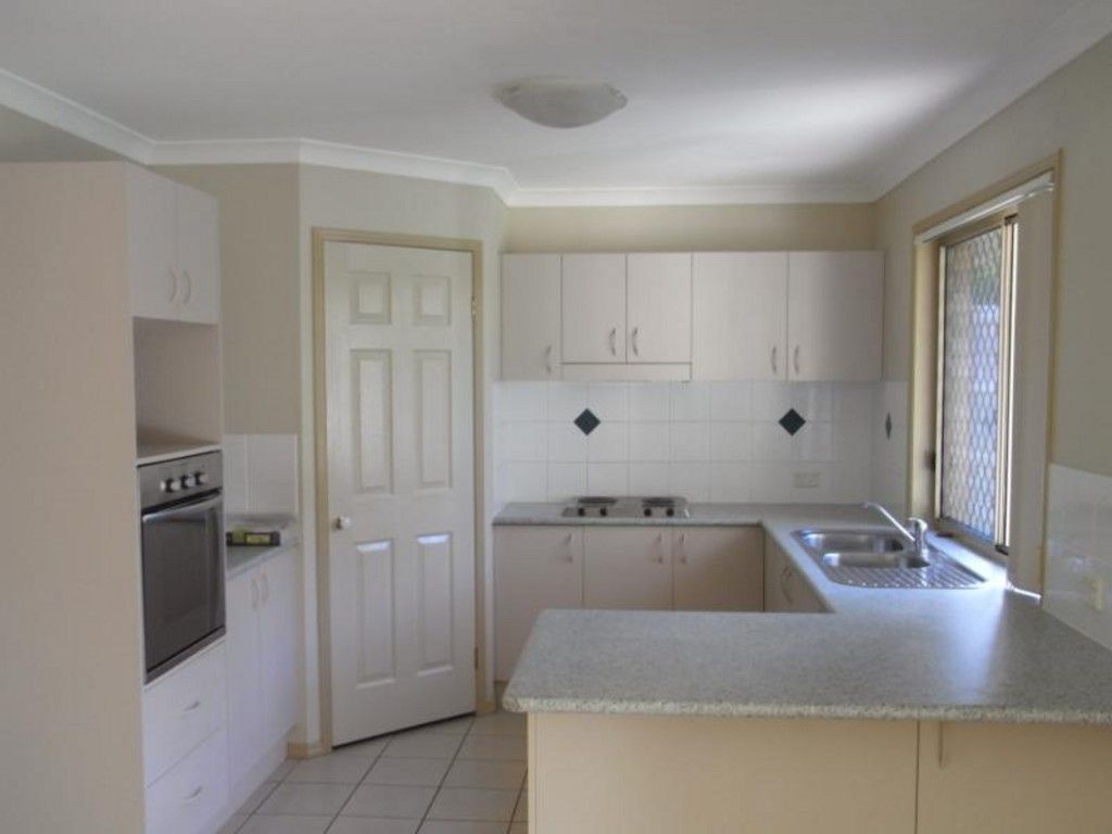 19 Rapanea Street, MOGGILL, QLD 4070