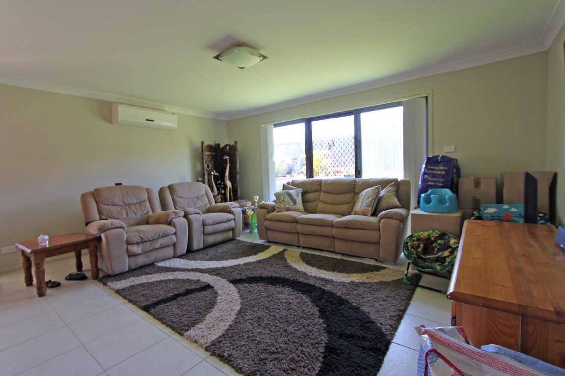 24 Yellow Rose Terrace, HAMLYN TERRACE, NSW 2259