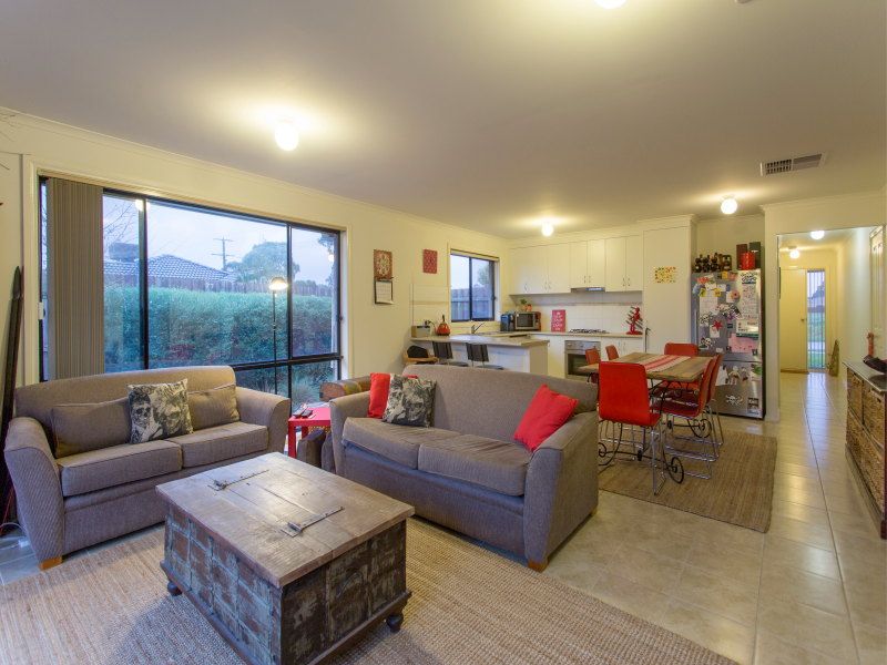 2/63 Clifton Grove, CARRUM DOWNS, VIC 3201
