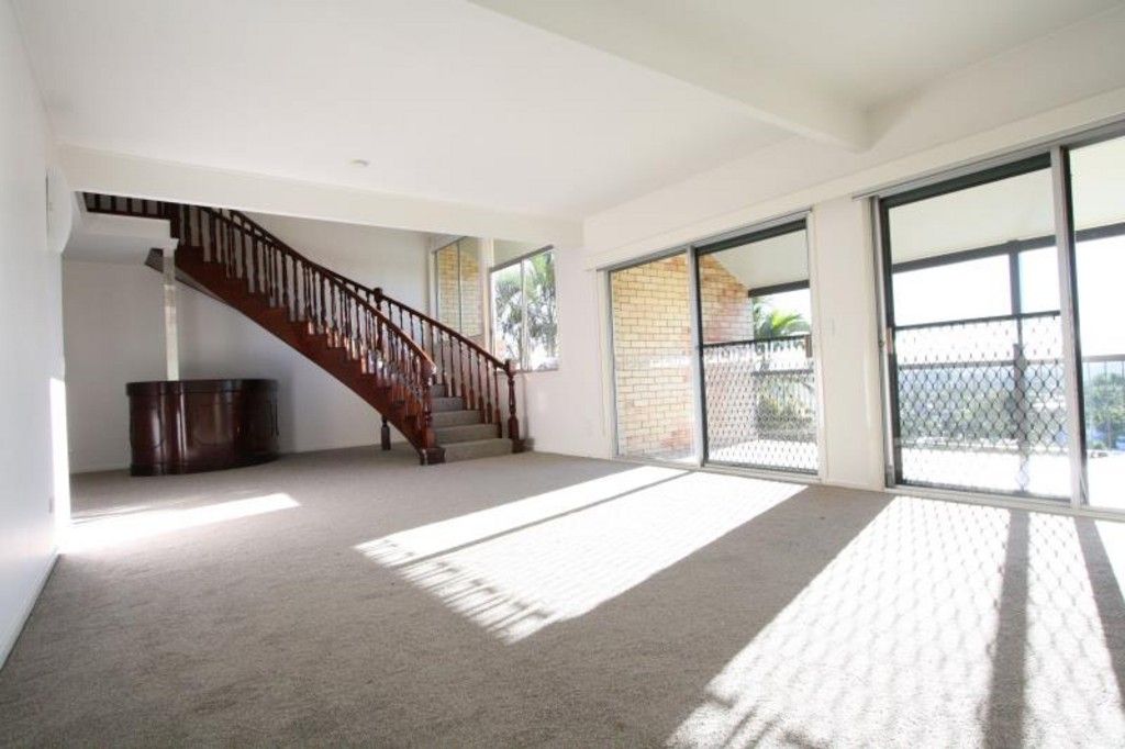 54 Kneale Street, HOLLAND PARK WEST, QLD 4121