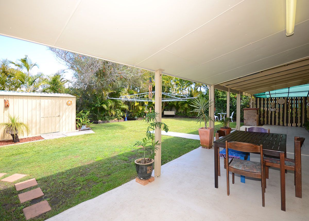 25 Kuruman Street, SCARNESS, QLD 4655