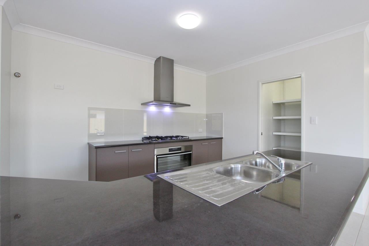 19 Munburra Parade, SMITHFIELD, QLD 4878