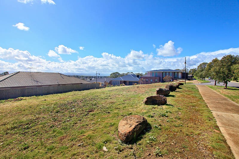 16 Viewpoint Avenue, MERNDA, VIC 3754