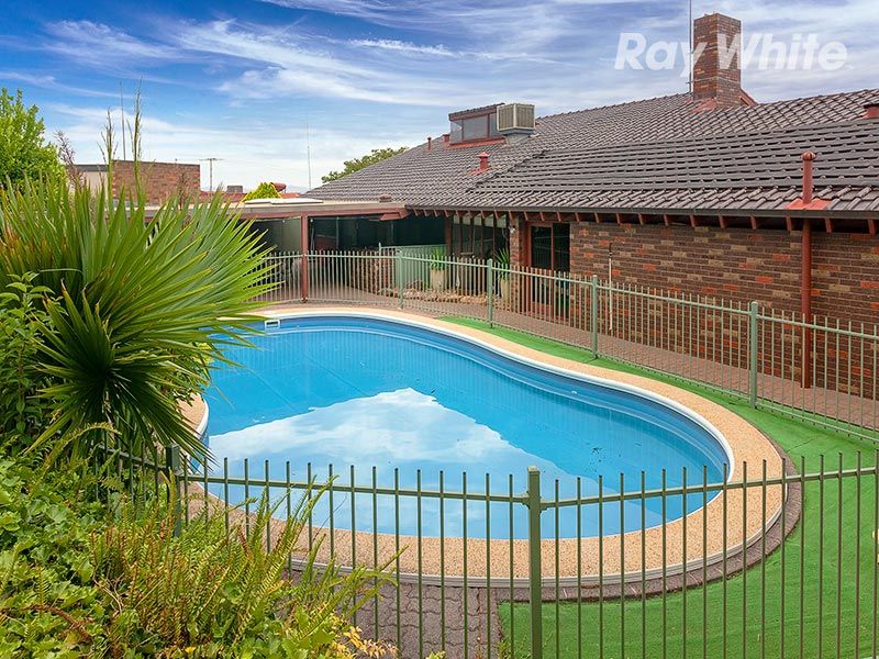 399 Red Hill Court, LAVINGTON, NSW 2641