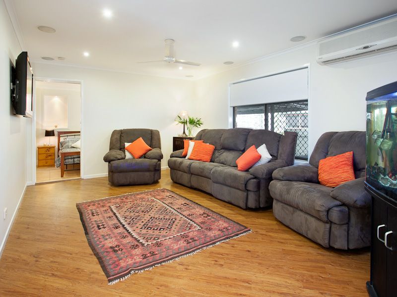 16 Doonside Parade, BRENDALE, QLD 4500