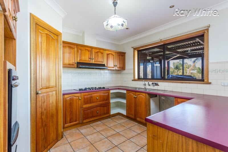 8 Bates Court, GREENWITH, SA 5125