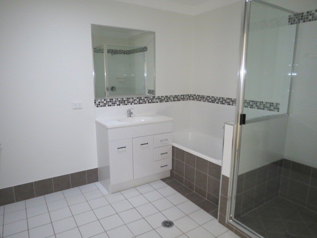 1/70 Long Street, EMERALD, QLD 4720