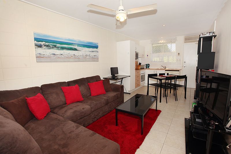 36 Yorlambu Parade, MAROOCHYDORE, QLD 4558