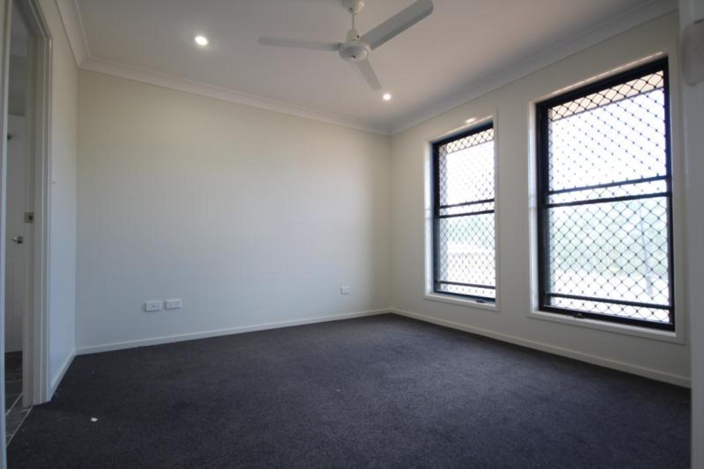 48 Gordon Drive, BELLBIRD PARK, QLD 4300