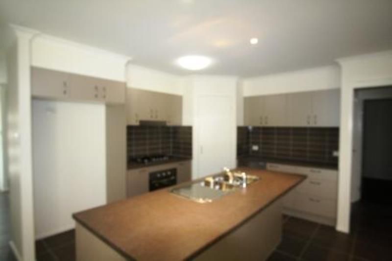 9 Woodland Court, MURRUMBA DOWNS, QLD 4503