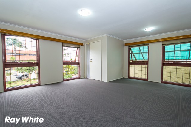 10 Dandenong Close, BOSSLEY PARK, NSW 2176
