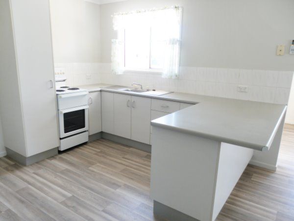 21 Eubar Place, EMERALD, QLD 4720