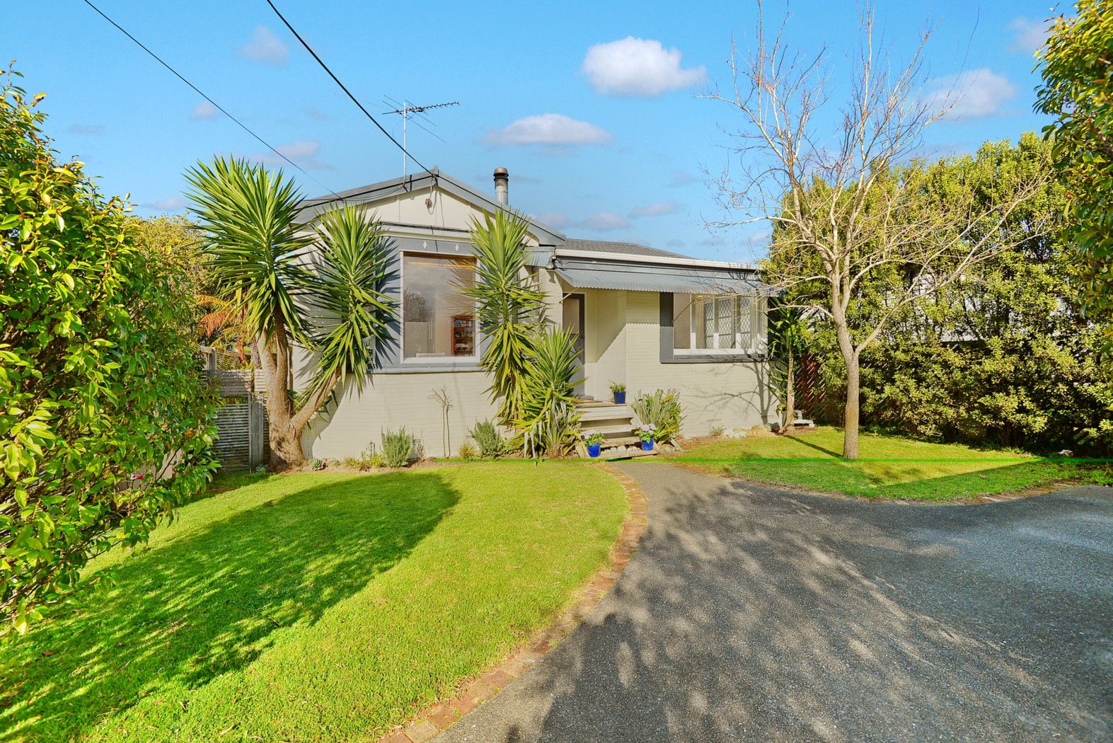 9 Cresta Avenue, BEACH HAVEN, North Shore City