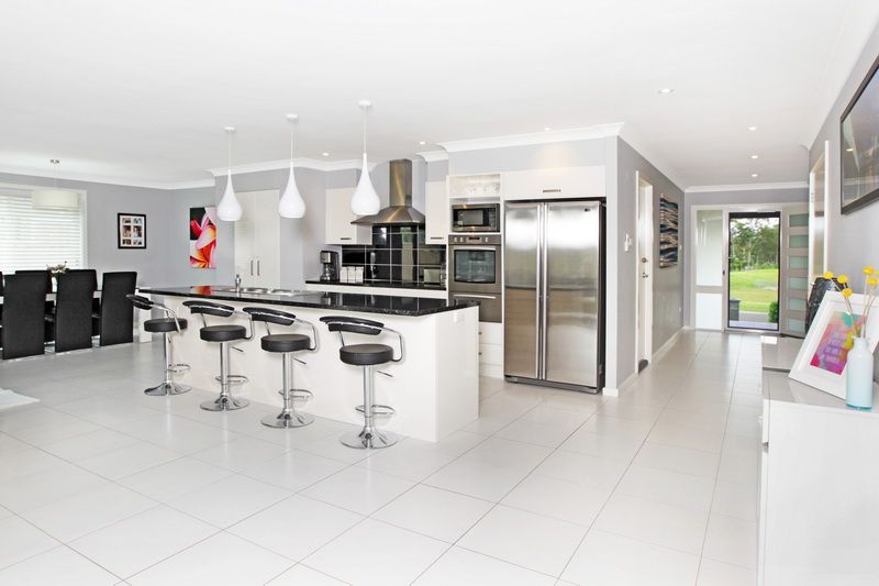6 Regelia Parade, WORRIGEE, NSW 2540